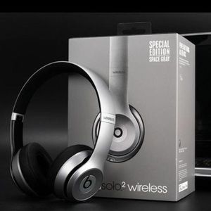 Beats Solo 2 Wireless Special Edition Space Gray